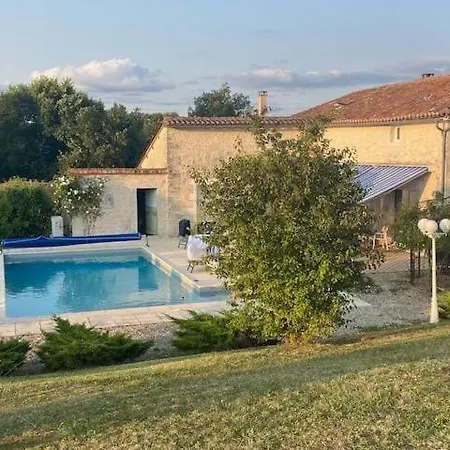 Chez Gargatte, 12personnes , Piscine Chauffee , Fr * Ronsenac (Charente)