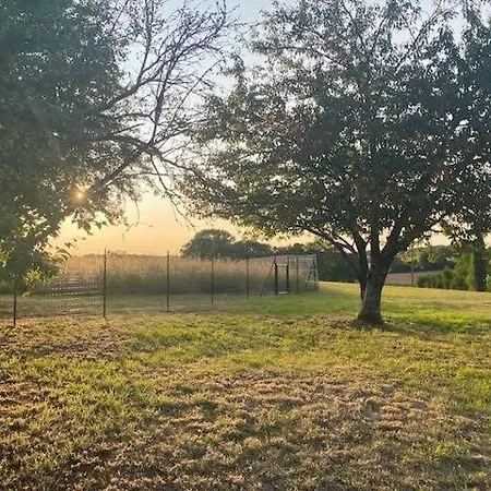 Holiday home Chez Gargatte, 12personnes , Piscine Chauffee , Fr *