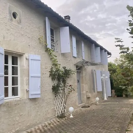 Chez Gargatte, 4 Chambres, 12personnes , Piscine Privee Chauffee De Mai A Septembre , Fr Ronsenac (Charente)