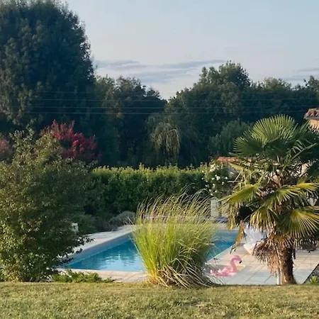 Chez Gargatte, 4 Chambres, 12personnes , Piscine Privee Chauffee De Mai A Septembre , Fr Feriehus