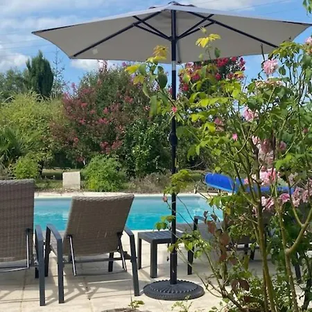 Feriehus Chez Gargatte, 12personnes , Piscine Chauffee , Fr *